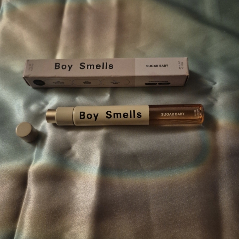 BOY SMELLS SUGAR BABY